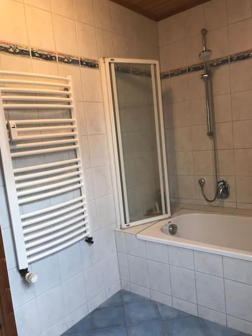 Koesters Huus - Schoene Mit Balkon Apartment Beverstedt